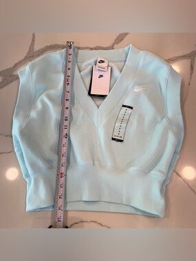 Nike Pastel Blue V‑Neck Cropped Pullover